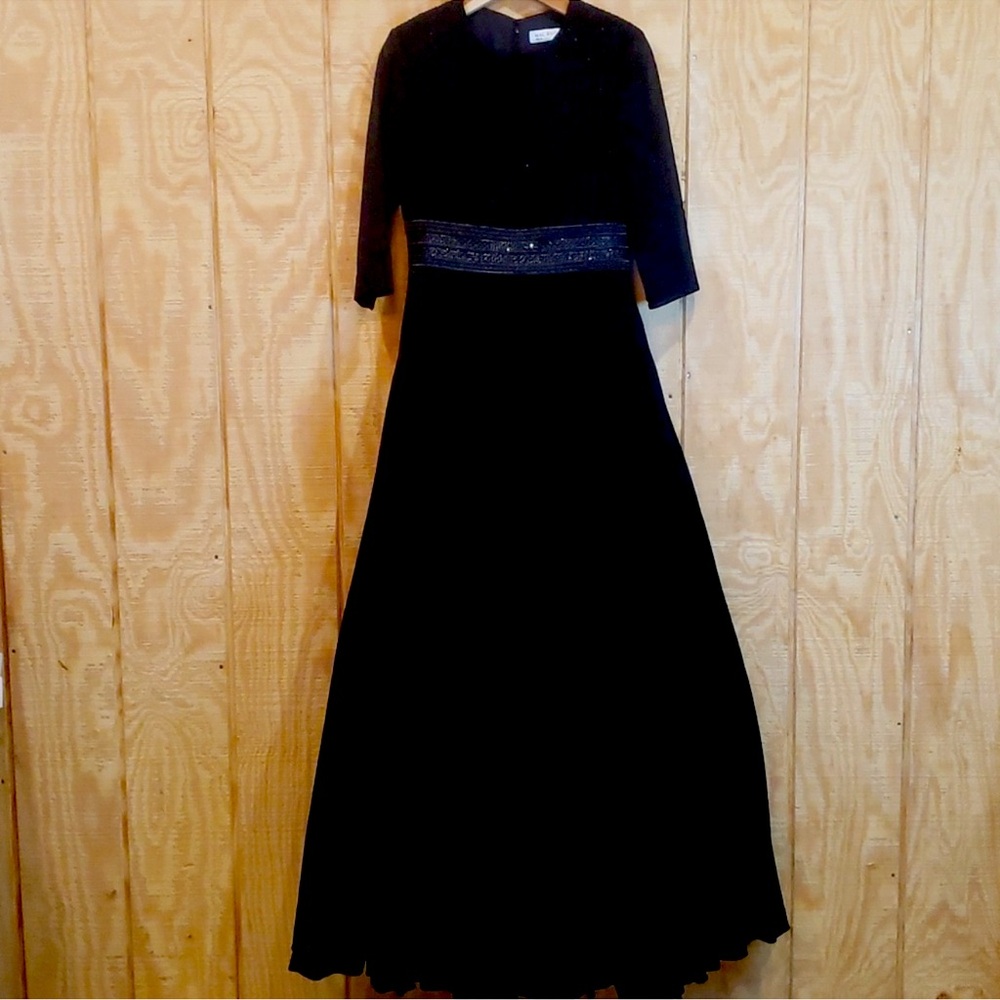 Mac Duggal NWT Black Shimmering Pleated Ball Gown Dress Size 10 30700